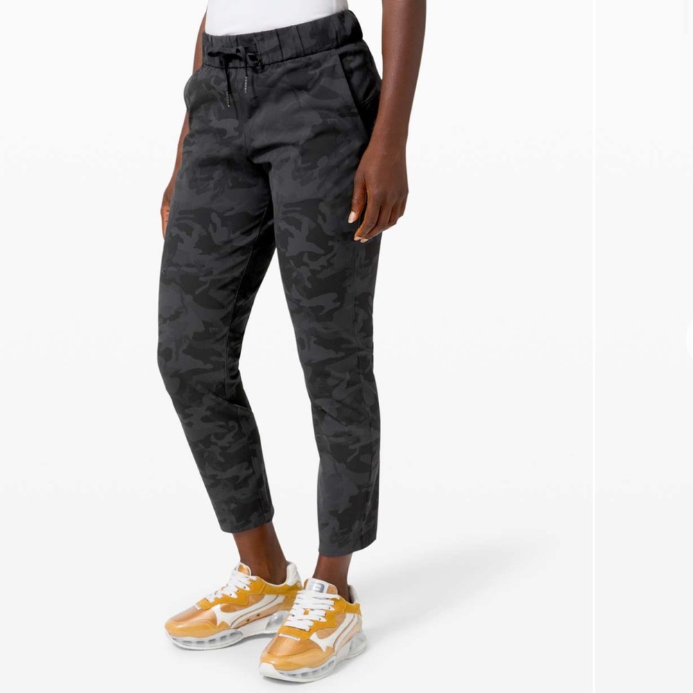 Lululemon on the fly pant